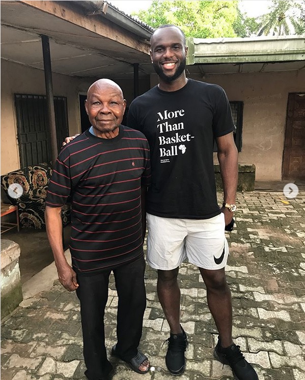 Obi Emegano et son grand père